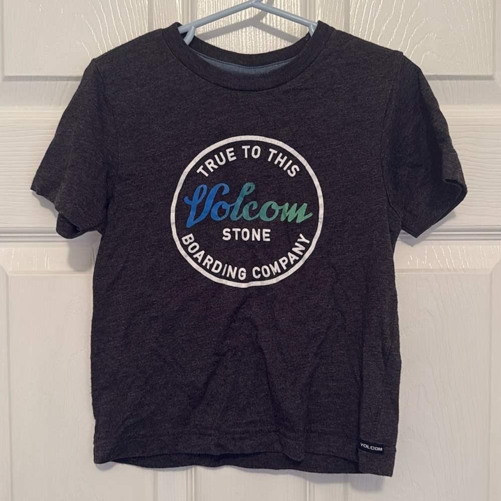 Volcom 3T shirt